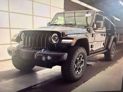 Used 2023 Jeep Wrangler Unlimited Rubicon 4xe w/ Cold Weather Group AWD/4WD image 2