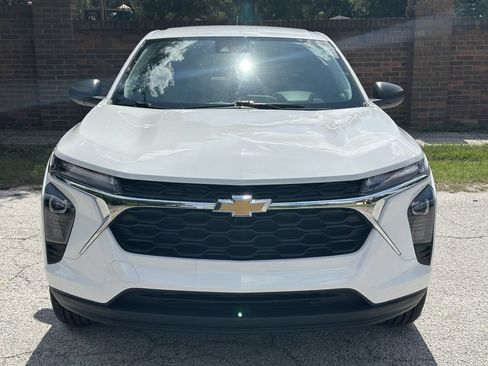 Used 2024 Chevrolet Trax LS FWD image 3