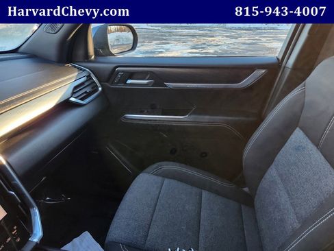 Used 2025 GMC Acadia Elevation image 15