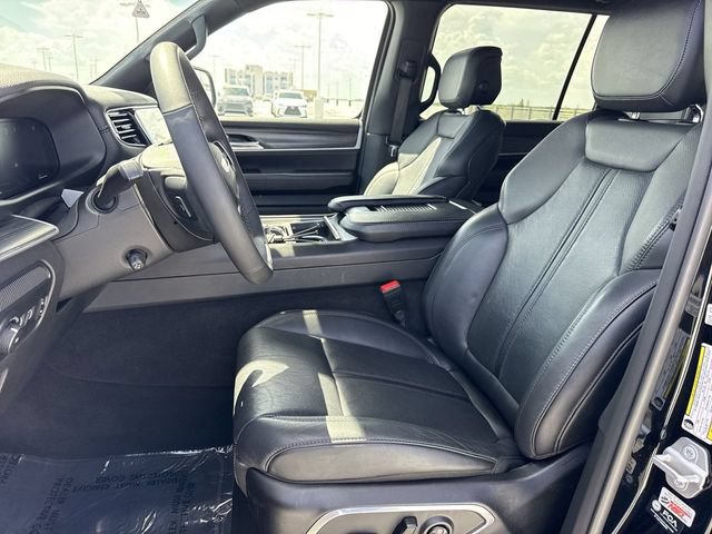 Used 2023 Jeep Wagoneer Series III w/ Preferred Equipment Group RWD image 11