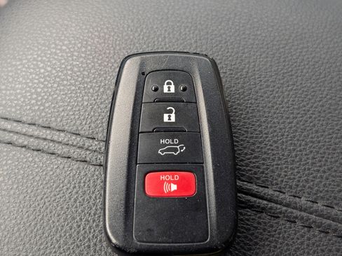 Used 2019 Toyota RAV4 Limited image 31