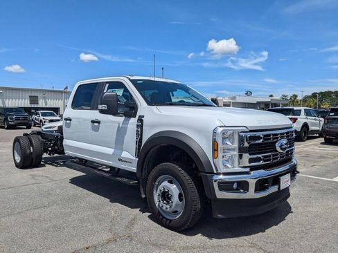 New 2025 Ford F550 4x4 Crew Cab Super Duty image 2
