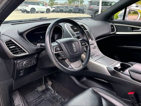 Used 2019 Lincoln Nautilus Premier AWD/4WD image 16