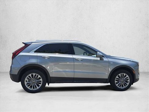 Used 2025 Cadillac XT4 Premium Luxury FWD image 4