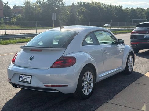 Used 2019 Volkswagen Beetle 2.0T SE FWD image 8