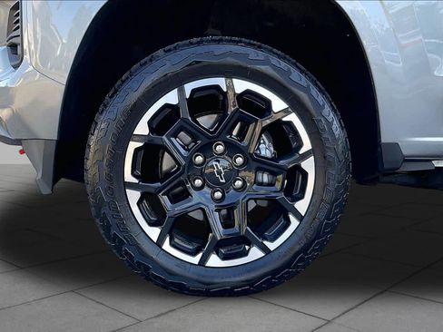 Used 2026 Chevrolet Colorado Z71 w/ Technology Package AWD/4WD image 10