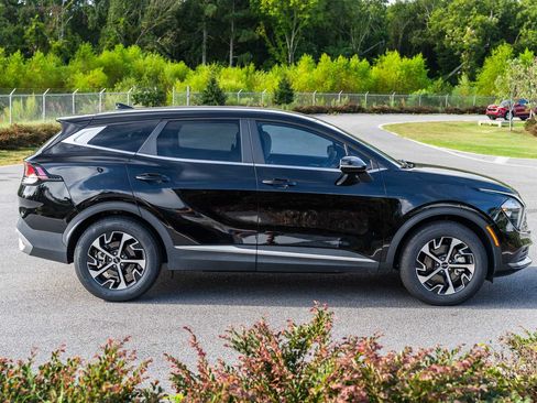 Used 2023 Kia Sportage EX FWD image 8