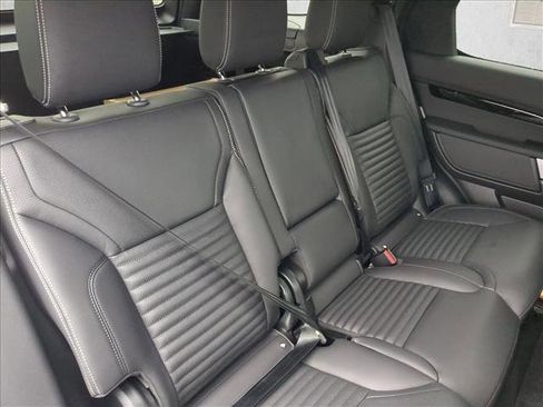 New 2026 Land Rover Discovery S image 25