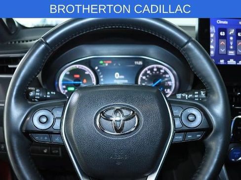 Used 2022 Toyota Venza Limited AWD/4WD image 17