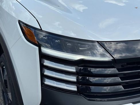 New 2025 Nissan Kicks SR image 10