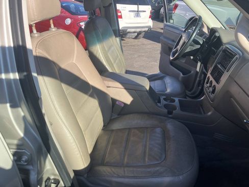 Used 2004 Ford Explorer Sport XLT AWD/4WD image 32