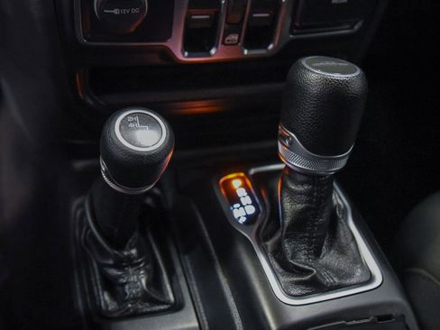 Used 2022 Jeep Gladiator Sport AWD/4WD image 29