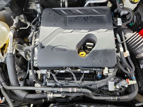 Used 2020 Ford Escape SE image 19