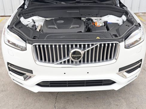 Used 2024 Volvo XC90 T8 Plus image 8