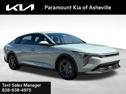 New 2025 Kia K4 LXS