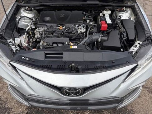 Used 2021 Toyota Camry LE image 33