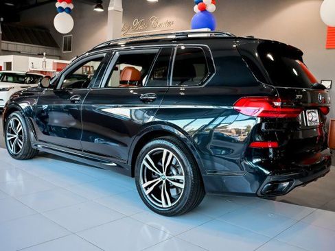 Used 2021 BMW X7 M50i w/ Executive Package image 8
