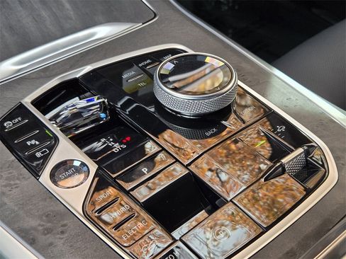 New 2026 BMW X5 xDrive50e w/ Executive Package image 21