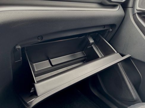 Used 2020 Ford Explorer XLT w/ Equipment Group 202A image 31