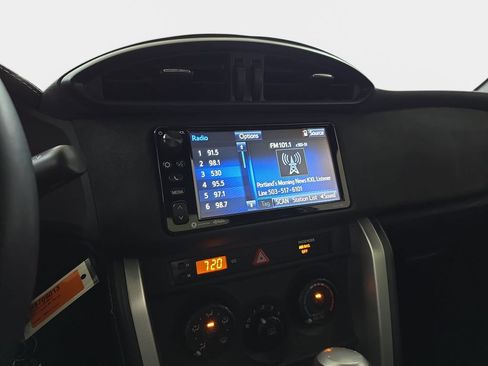 Used 2017 Toyota 86 RWD image 19