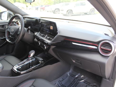 New 2026 Chevrolet Trax RS w/ Sunroof Package FWD image 15