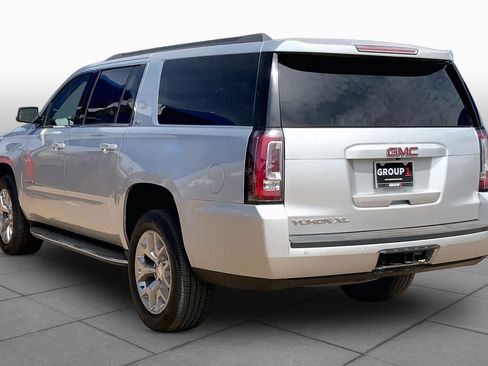 Used 2017 GMC Yukon XL SLT w/ Open Road Package RWD image 12