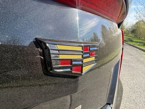 Used 2017 Cadillac ATS V w/ Carbon Black Package image 9