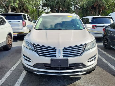 Used 2018 Lincoln MKC Premiere FWD image 2