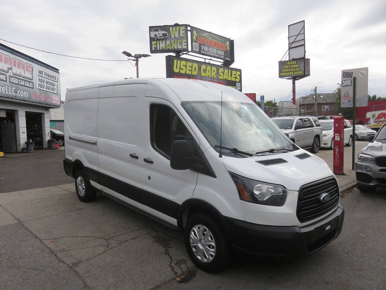 Used 2019 Ford Transit 250 148 Medium Roof w/ Interior Upgrade Package RWD image 3