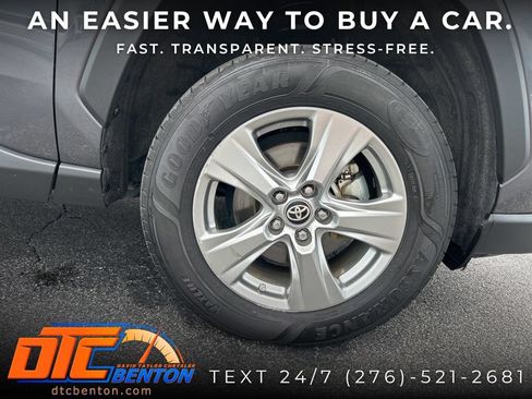 Used 2024 Toyota RAV4 LE AWD/4WD image 29