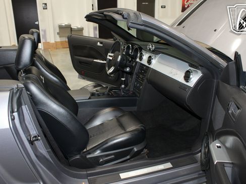 Used 2006 Ford Mustang GT image 7
