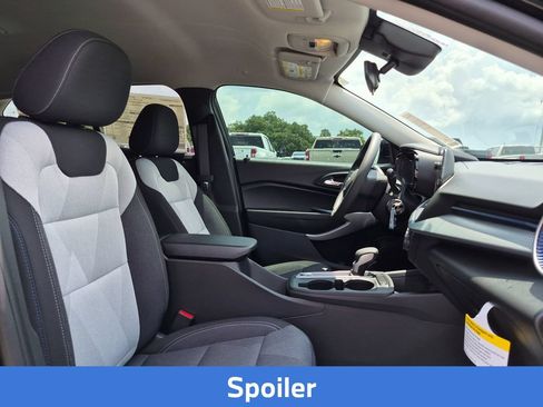 Used 2026 Chevrolet Trax LS w/ LS Convenience Package FWD image 27