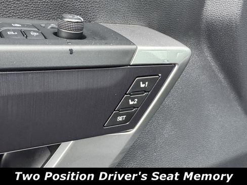 Used 2023 Toyota Tundra Platinum image 5