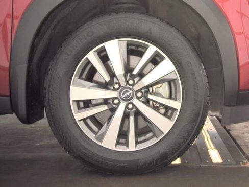 Used 2025 Nissan Pathfinder SL image 10