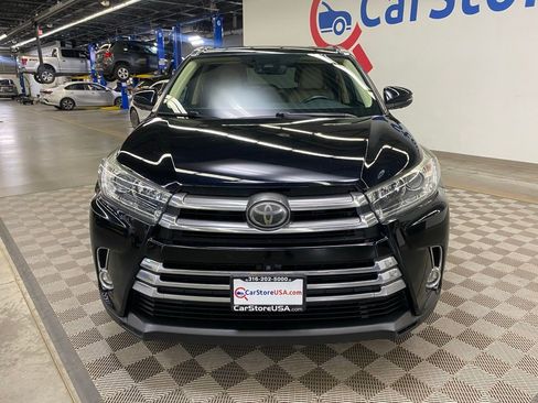 Used 2019 Toyota Highlander Limited Platinum AWD/4WD image 4