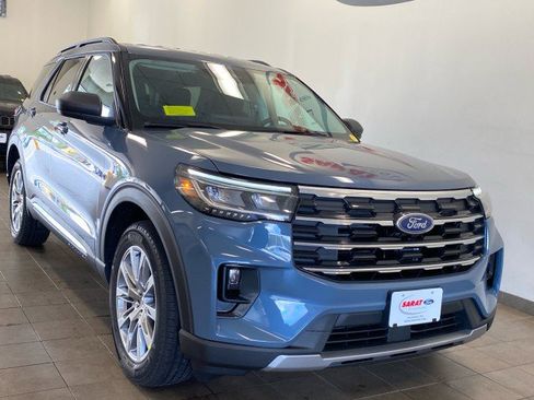 New 2025 Ford Explorer Active image 2