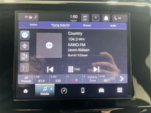 Used 2023 Jeep Grand Cherokee L Laredo image 16