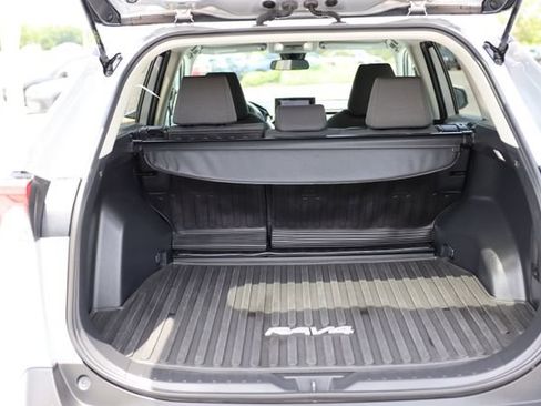 Used 2024 Toyota RAV4 XLE AWD/4WD image 9