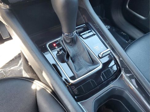 Used 2024 Jeep Compass Latitude image 28