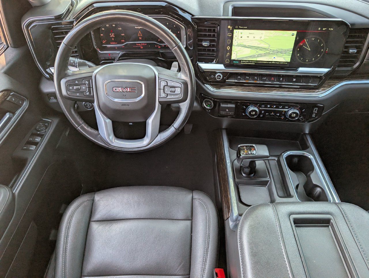 Used 2022 GMC Sierra 1500 Elevation w/ Elevation Premium Package AWD/4WD image 10