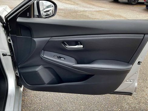 Used 2023 Nissan Sentra SV image 21