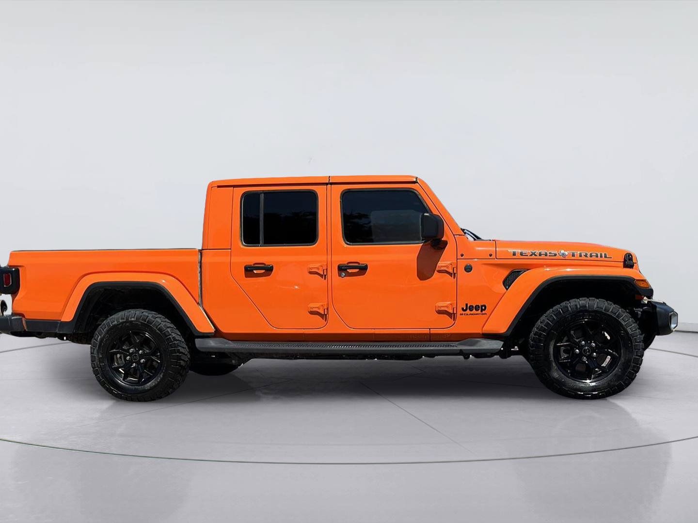 Used 2025 Jeep Gladiator Sport AWD/4WD image 2