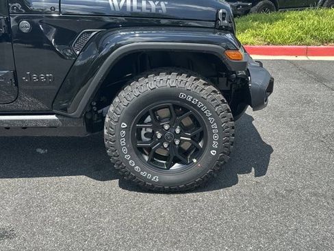 New 2026 Jeep Gladiator Sport AWD/4WD image 12