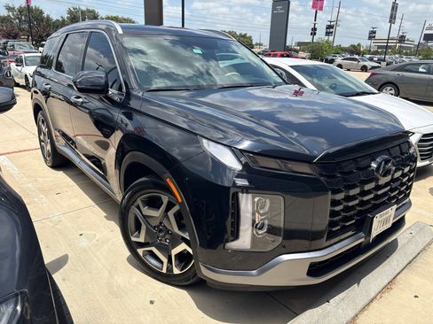 Used 2025 Hyundai Palisade Limited FWD image 3