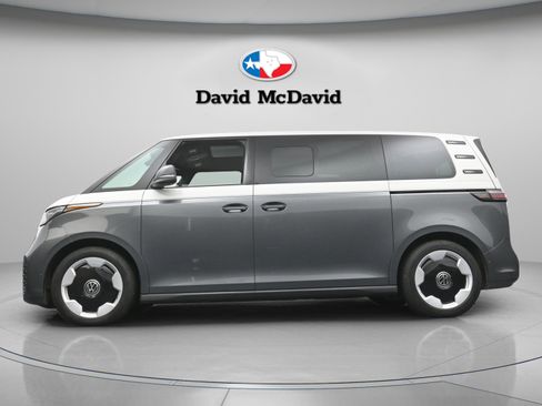 Used 2025 Volkswagen ID. Buzz Pro S Plus RWD image 30