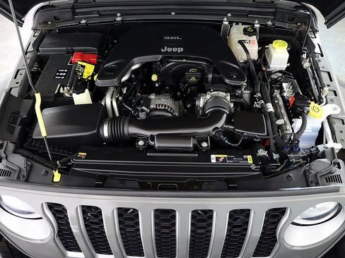 Used 2021 Jeep Gladiator Overland image 38