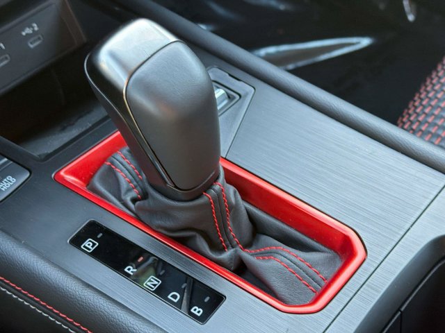 Certified 2025 Nissan Kicks SR FWD image 24
