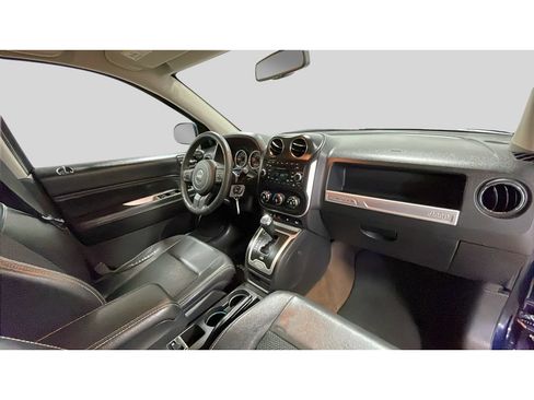 Used 2014 Jeep Compass Latitude w/ Sun/Sound Group AWD/4WD image 19