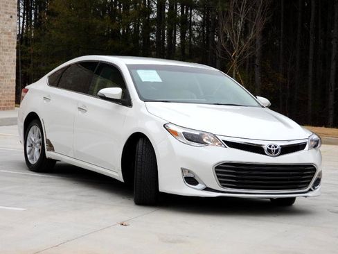 Used 2013 Toyota Avalon XLE image 5