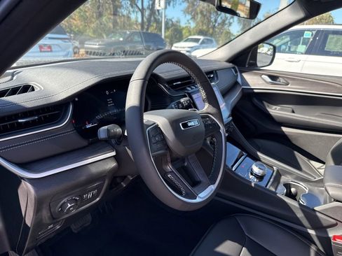 New 2025 Jeep Grand Cherokee Limited image 14